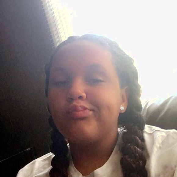 Meet your Posher, Tiara - Picture 1 of 1